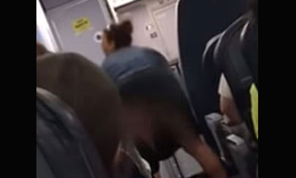 'Drunk' woman twerks, flashes passengers in Spirit Airlines meltdown