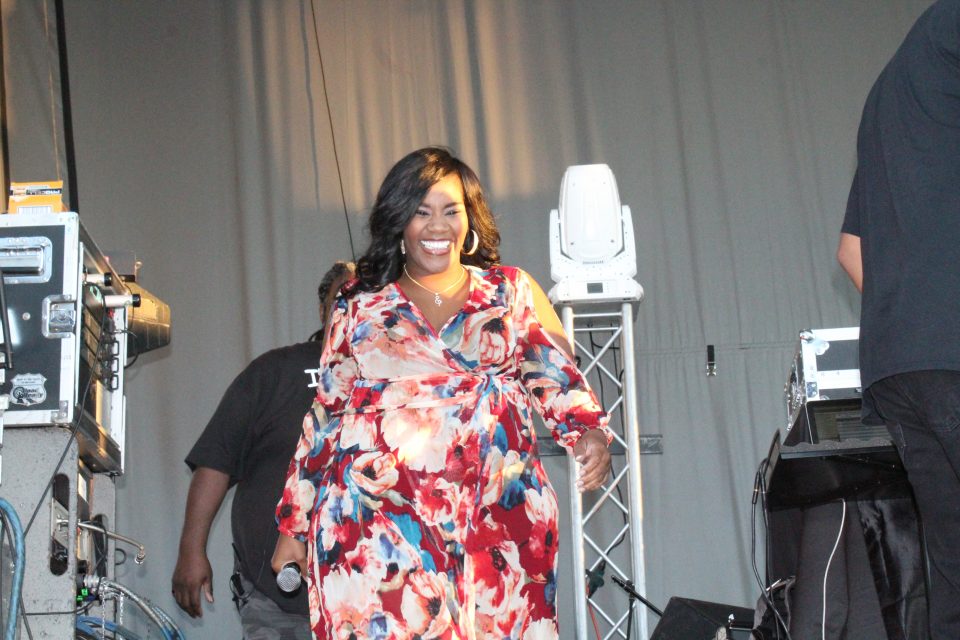 Kelly Price's sister disputes lawyer's claim that singer is safe (video)