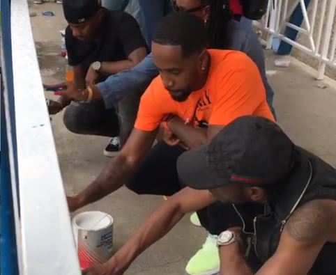 Safaree helps spruce up hospital in Jamaica