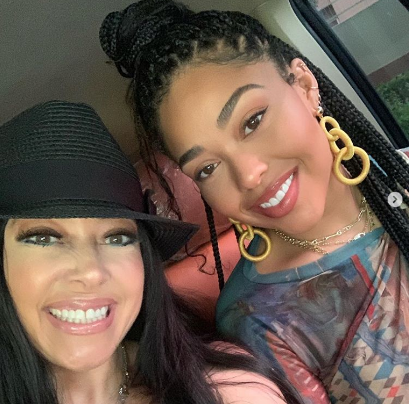 Jordyn Woods' fans go wild over image with her sister and mother