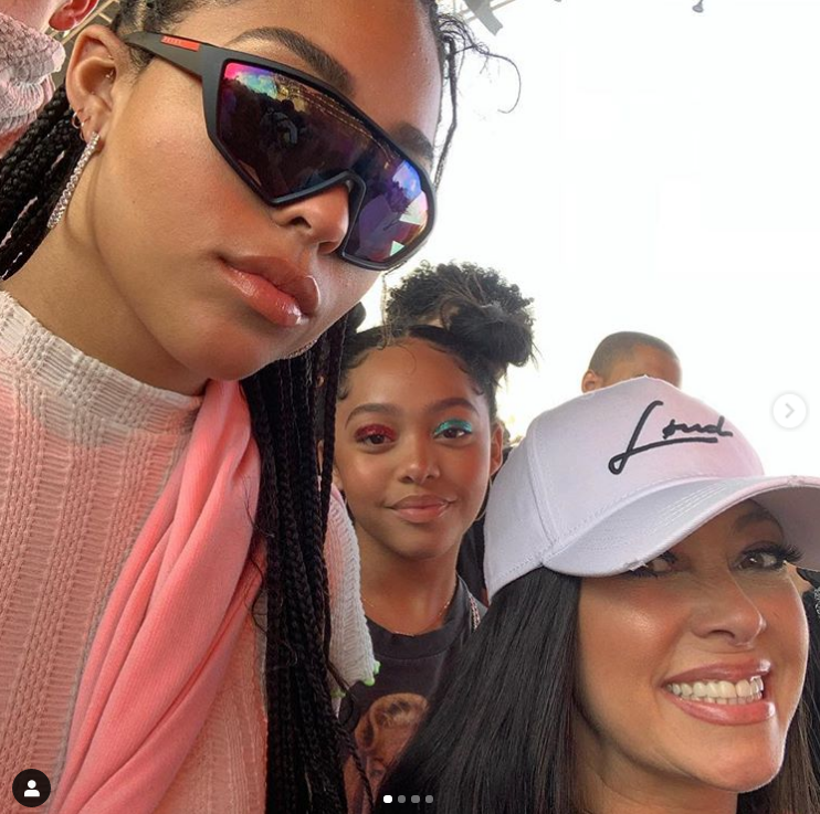 Jordyn Woods With Her Mom Elizabeth Woods and Sister Jodie Woods