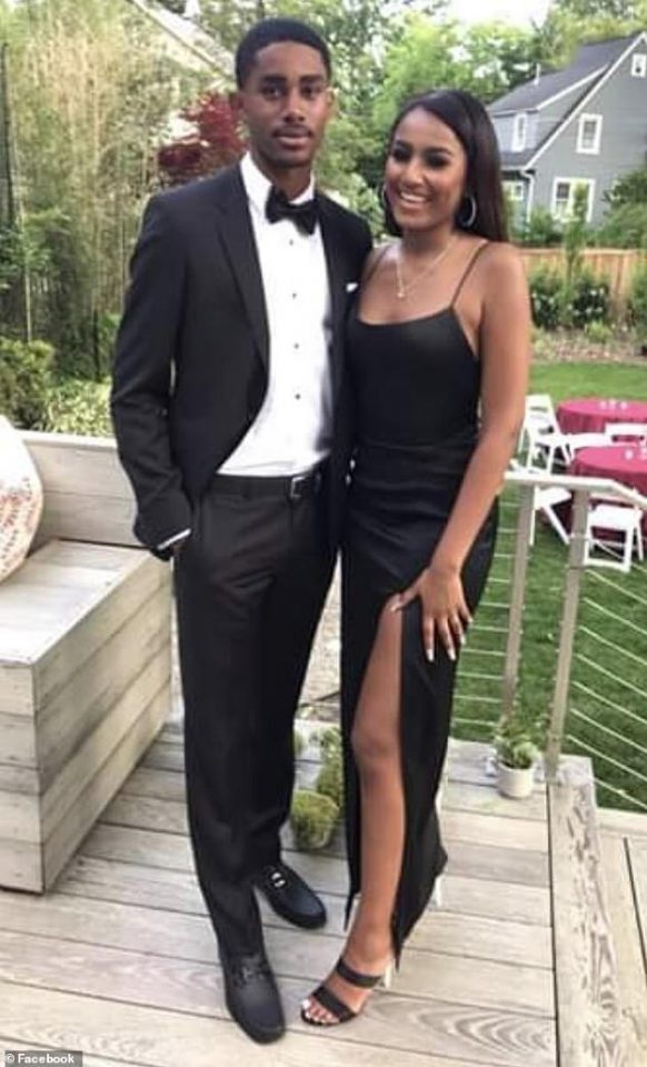 Sasha Obama attends high school prom (photos)