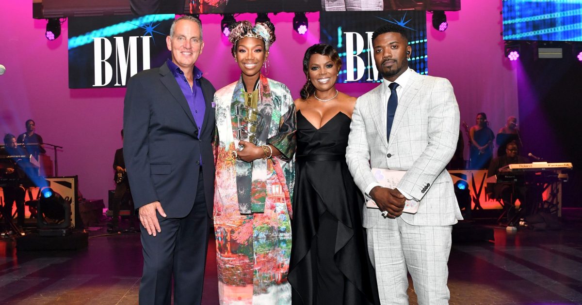 2019 Bmi Awards Honor R B Icon Brandy Rolling Out