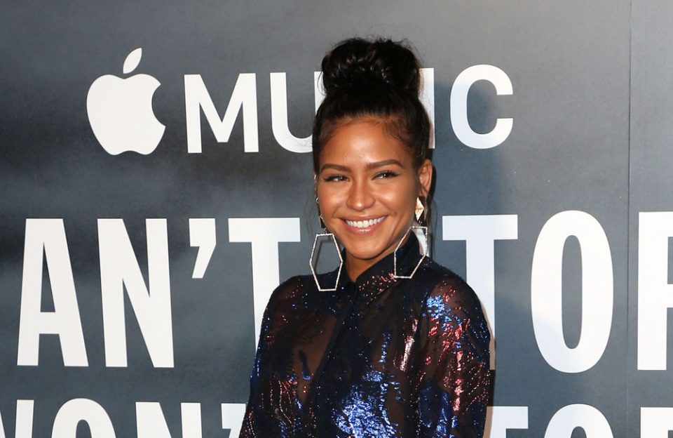 Cassie Shares 1st Photo Of Her Newborn Daughter