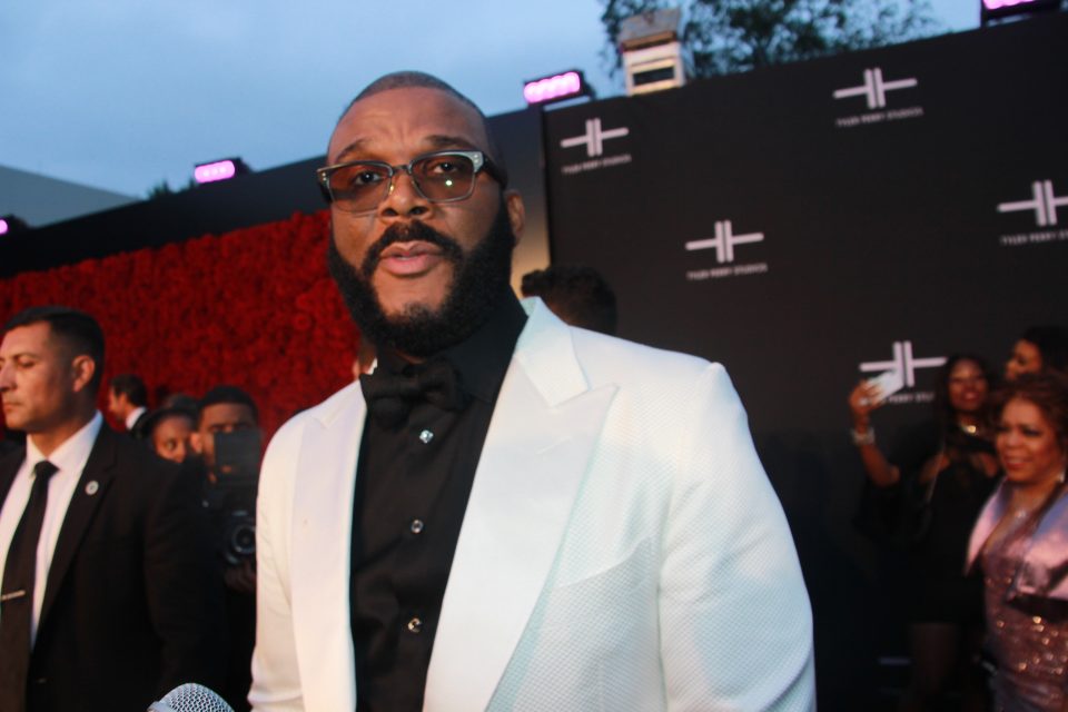 Tyler Perry to equip studio with homeless shelter for women, LBGTQ (video)