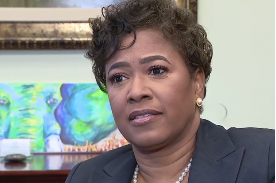 Black judge reveals why she hugged murderer Amber Guyger (video)