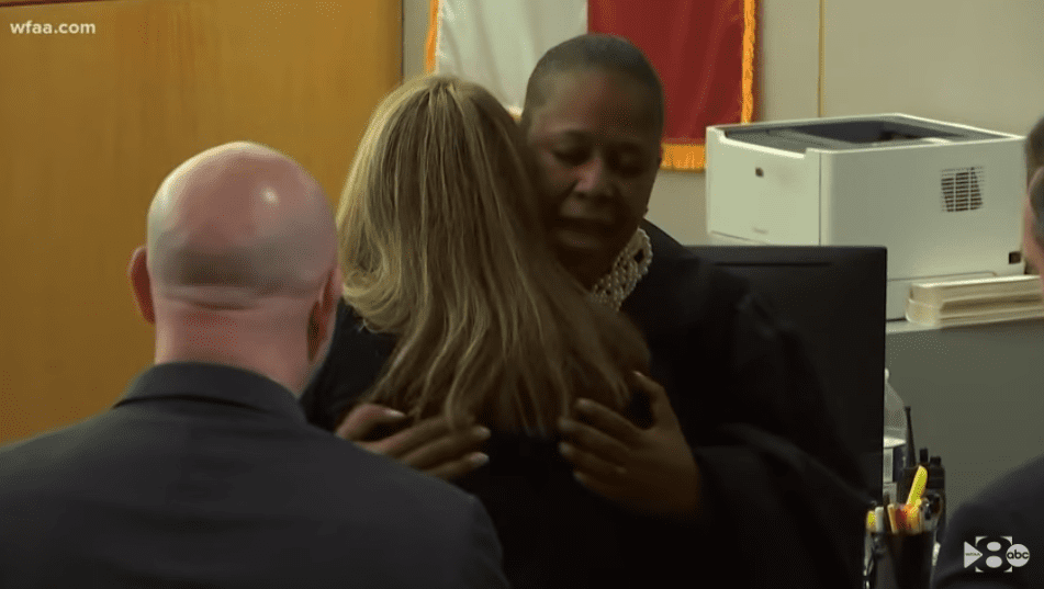 Legal experts and Twitter blast Black judge for hugging Amber Guyger (video)