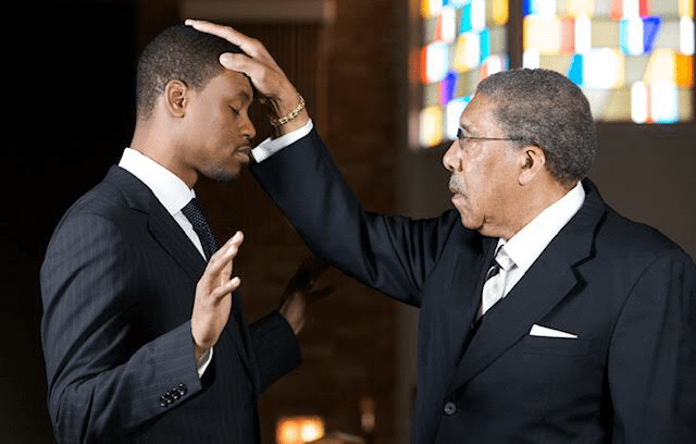 Chicago mourns respected pastor and civil rights leader Clay Evans