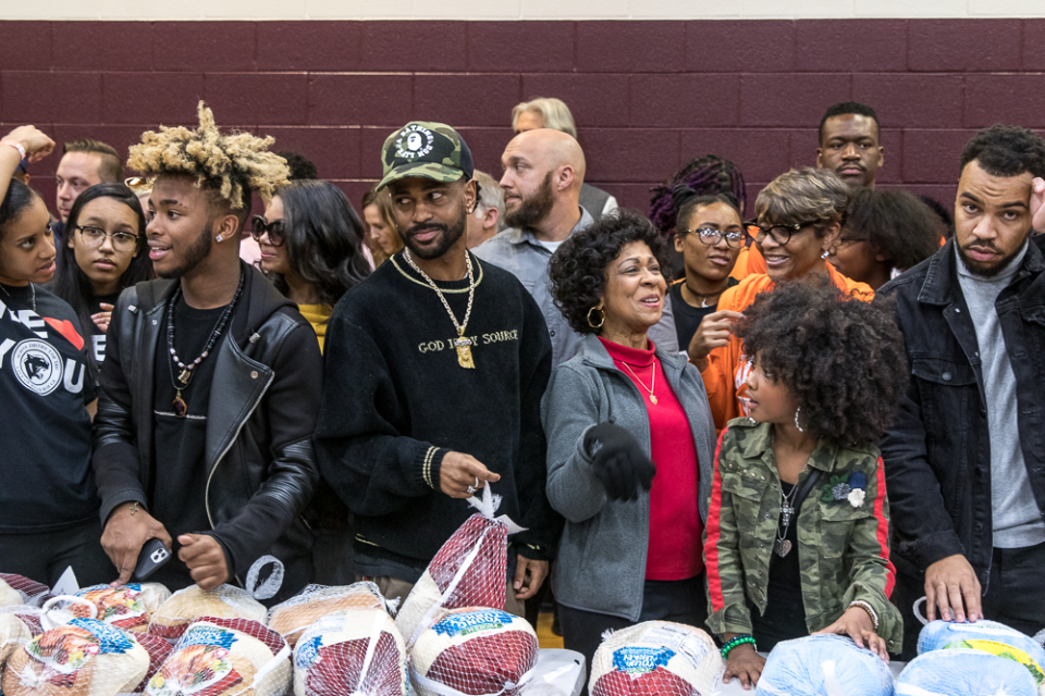 Big Sean, Hill Harper, Tarence Wheeler hand out 5K turkeys at annual give back