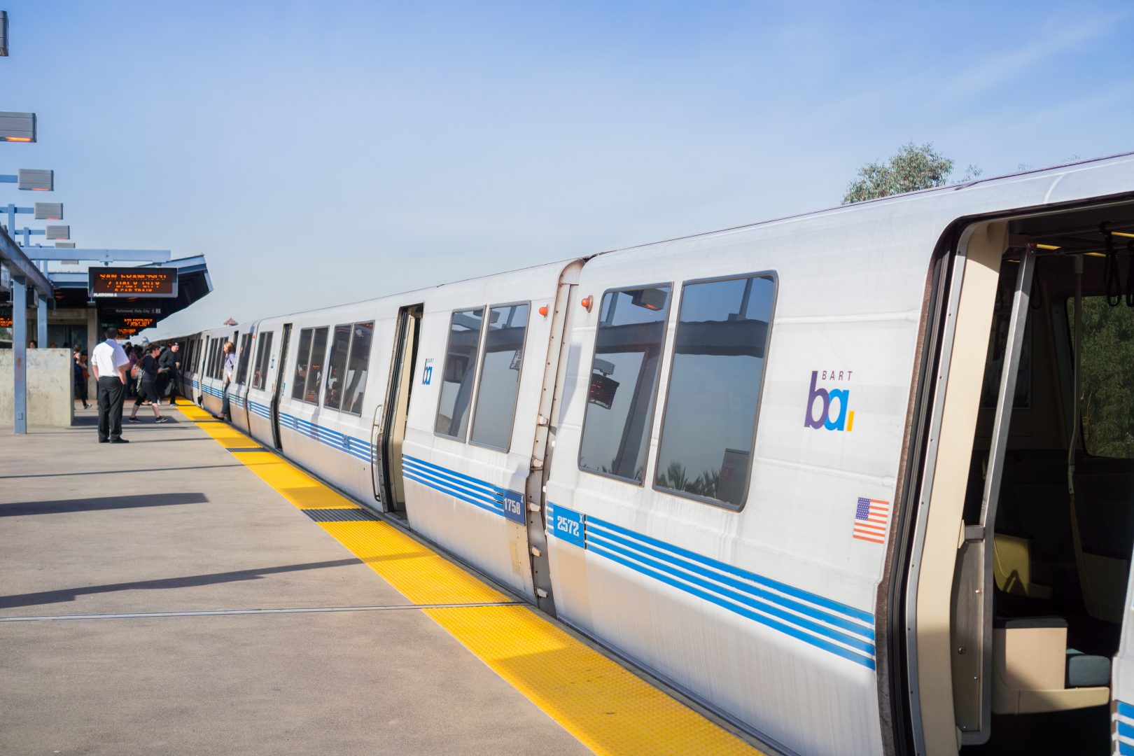 Black man cited for eating sandwich files racial profiling claim against BART