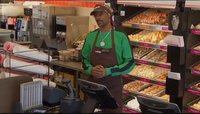 Snoop Dogg pushing plant-based sandwiches as Dunkin' Donuts' employee (video)