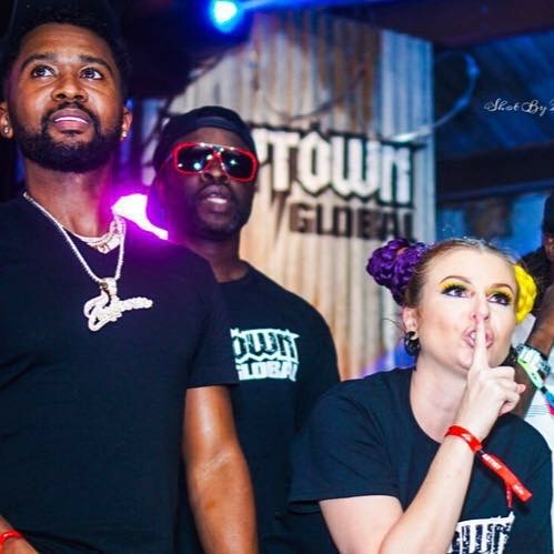 DJ RootsQueen brings the concert to life while on tour with Zaytoven