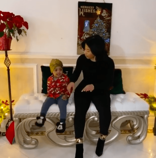 Adorable: Cardi B's daughter Kulture sings with Auntie Hennessy (video)