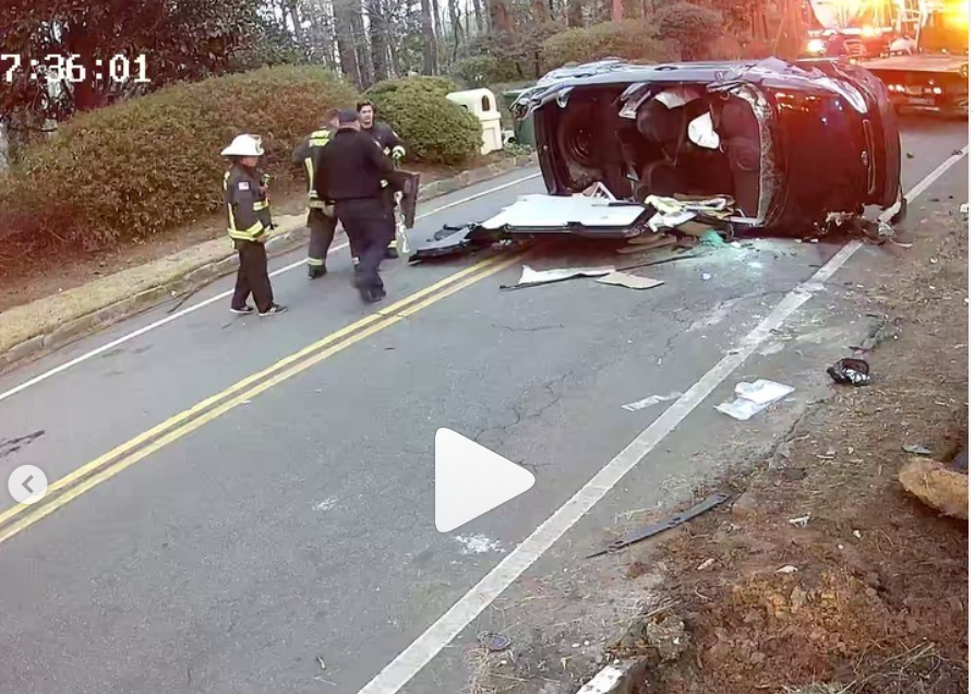 'RHOA' star Kenya Moore shares images of car accident at her home (videos)