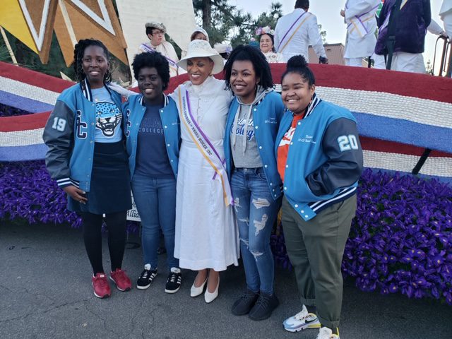 NCNW’s Johnnetta Cole meets Spelman students at Parade of Roses