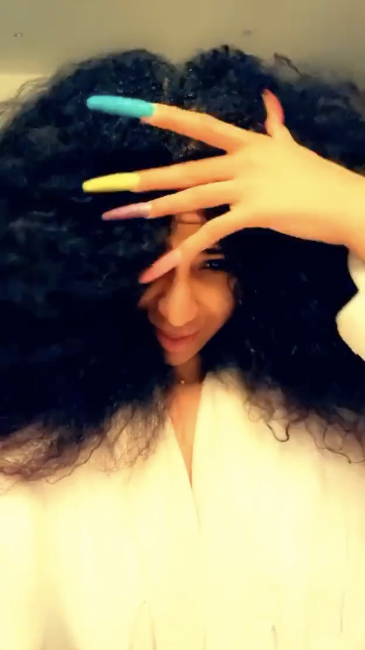 Cardi B mesmerizes fans with her beautiful natural hair (photos)