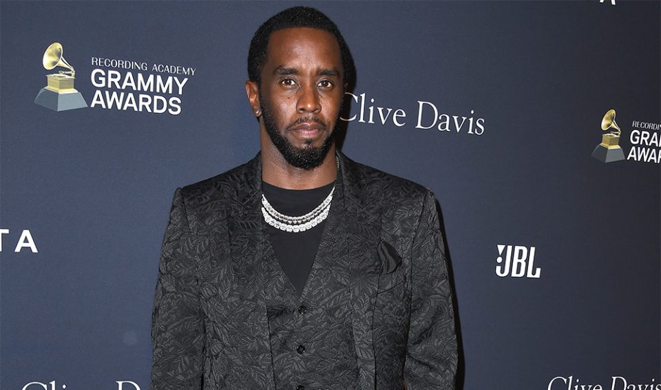 Diddy finally shows face of newborn (photo)