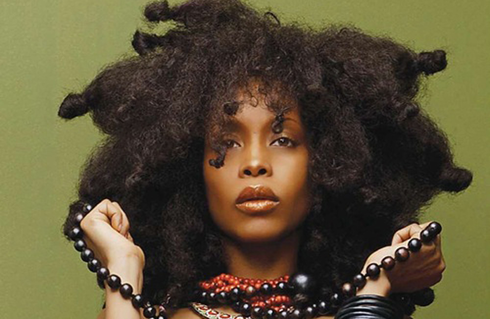 Erykah Badu tests positive for COVID-19 in 1 nostril, not the other (video)