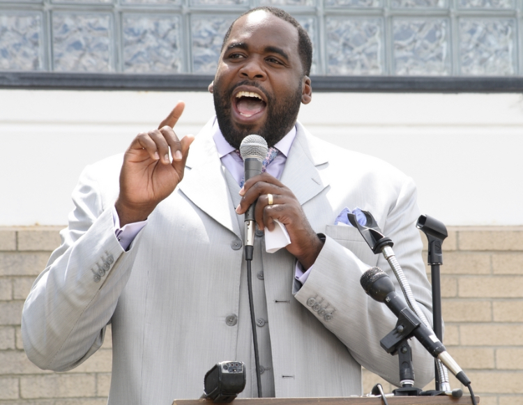 Kwame Kilpatrick released from prison decades earlier than scheduled