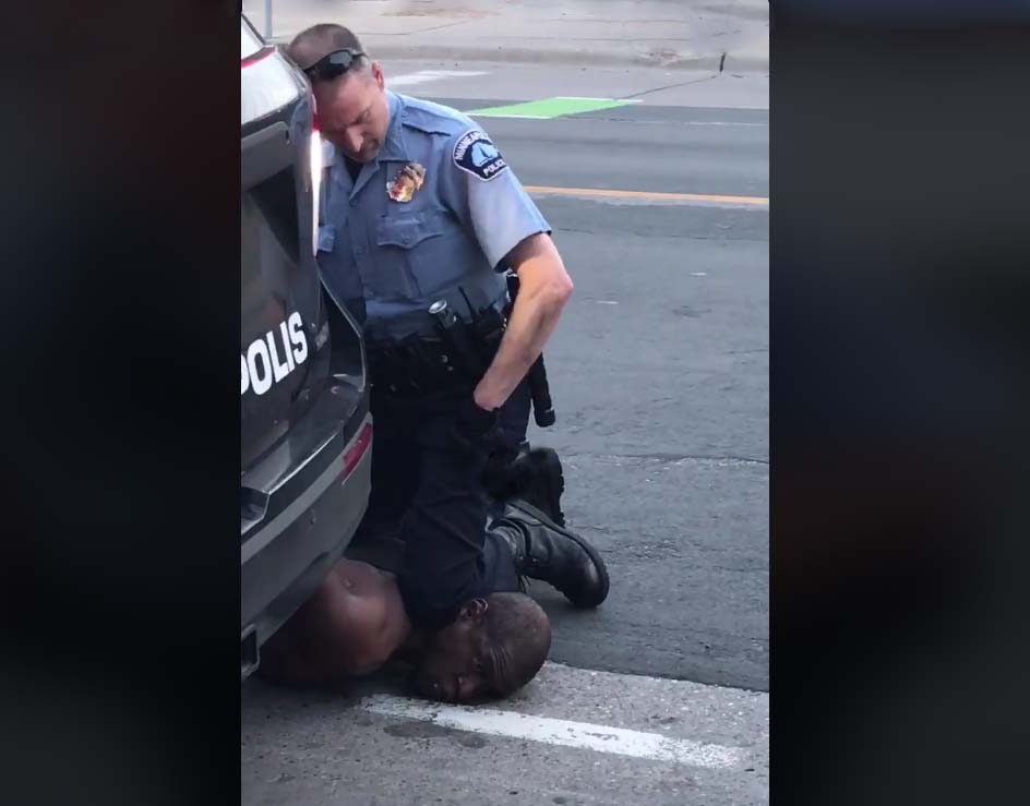 Black man dies after Minneapolis cop filmed kneeling on his neck (video)
