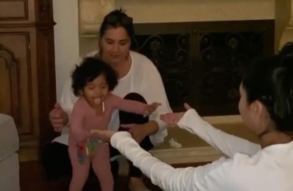 Kobe and Vanessa Bryant's baby daughter Capri takes her 1st steps (video)