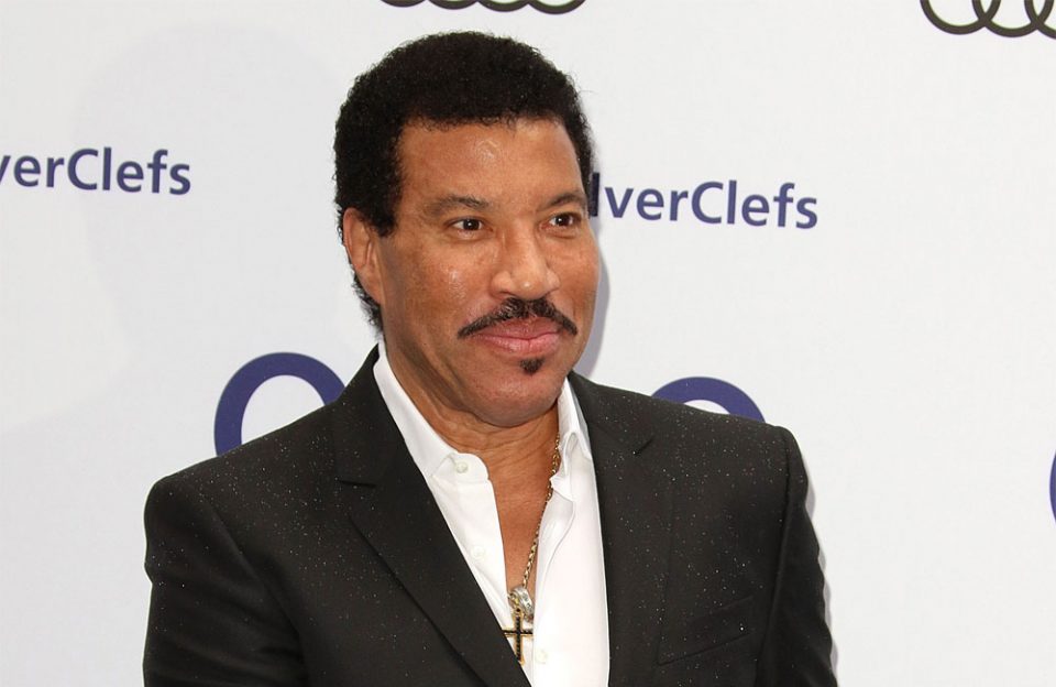 Lionel Richie’s younger girlfriend fires back at internet trolls