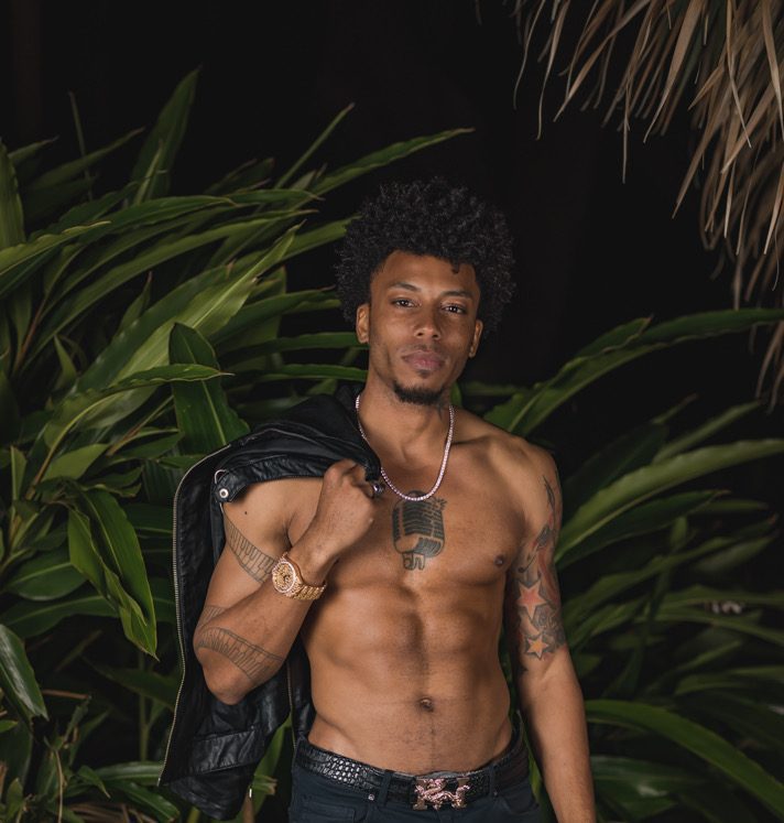 Emerging R&B artist Mic Ventress gives us life with new single (video)