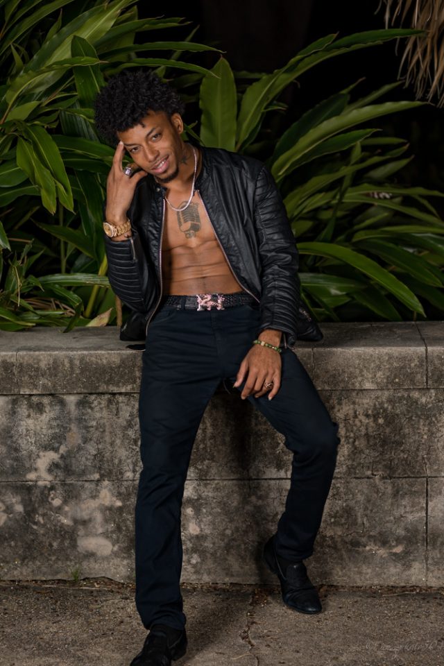 Emerging R&B artist Mic Ventress gives us life with new single (video)