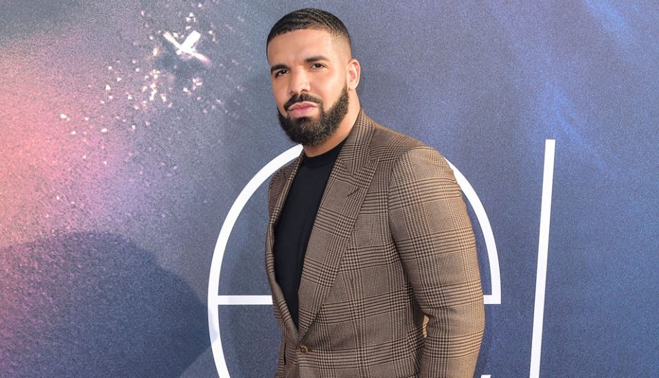 Drake brings nostalgia to the Apollo Theater, then makes a big announcement