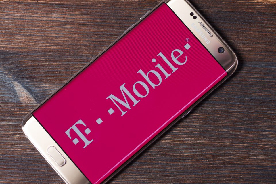 T-Mobile apologizes for 12-hour outage