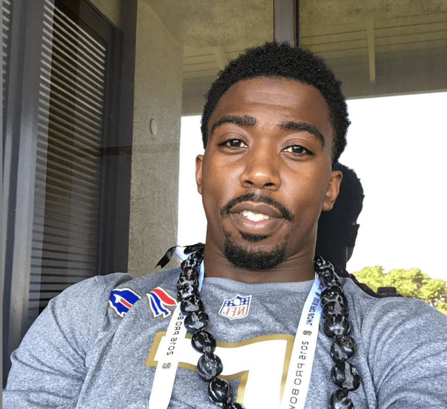 Tyrod Taylor loses quarterback job after team doctor injured him