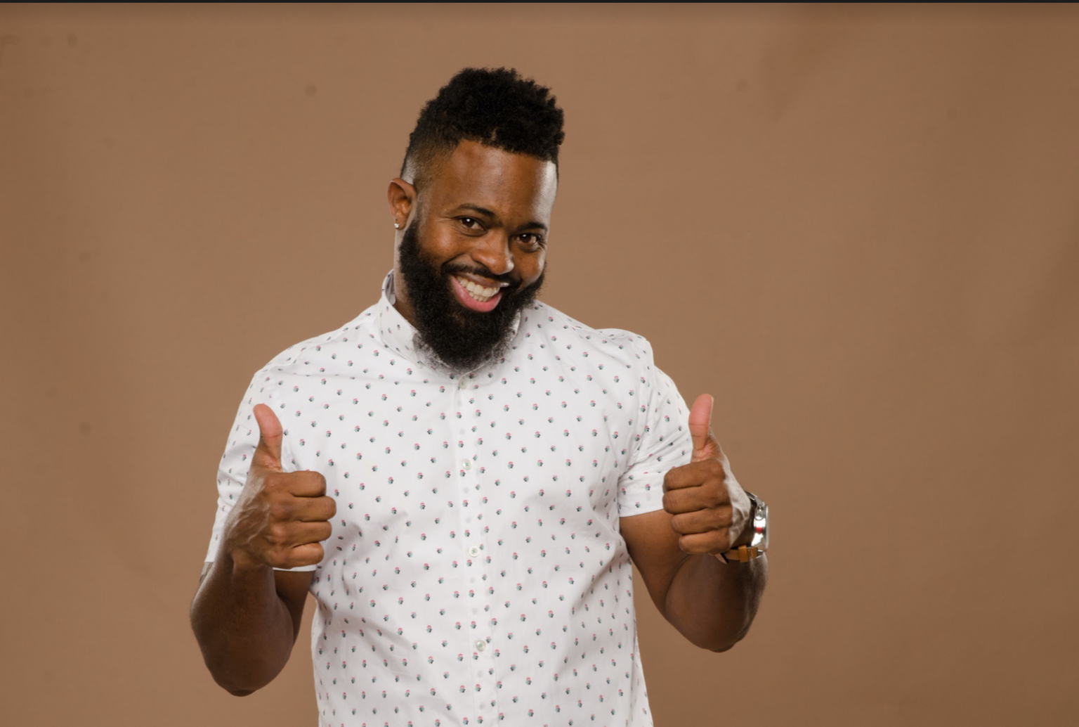 Comedian Eddie B. Melds Teaching And Comedy While Giving Back - Rolling Out