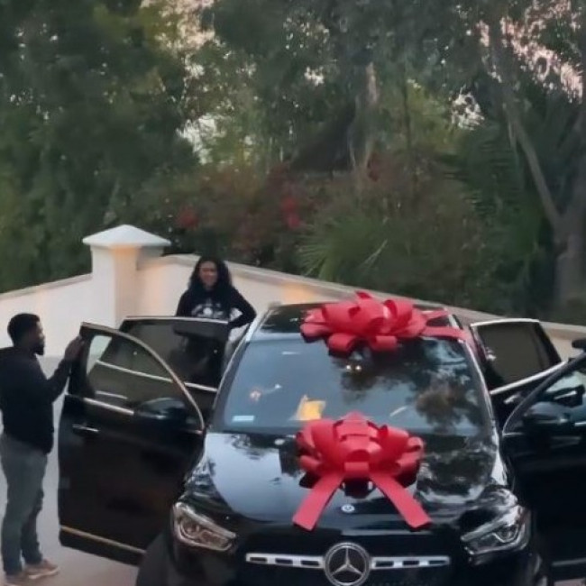 Kevin Hart gives daughter extravagant gift for 16th birthday (photo)