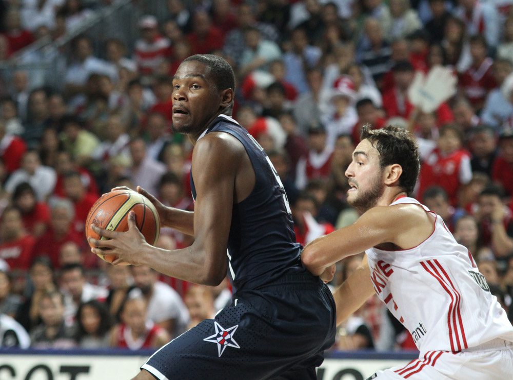 Team USA players reportedly 'grumbling' about Greg Popovic's offensive schemes