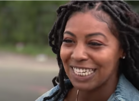 Detroit woman recovers her stolen car, drags thief by his dreadlocks (video)