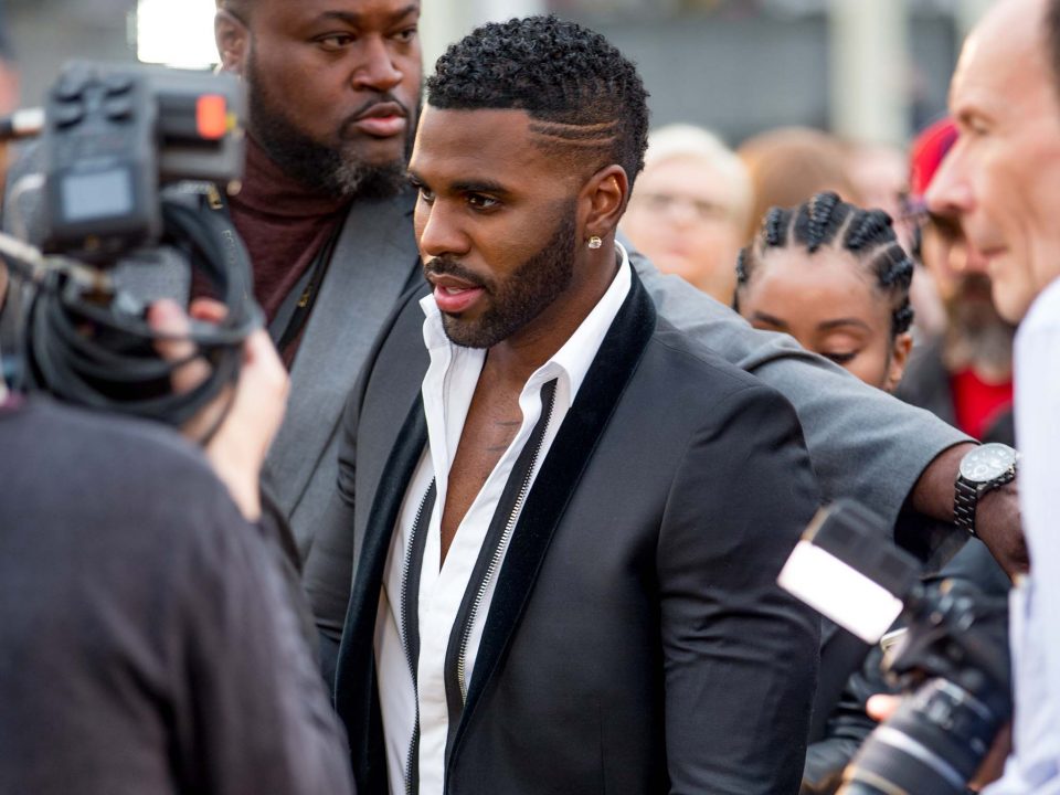 What Jason Derulo Is Doing To Maintain His Sexy Rolling Out