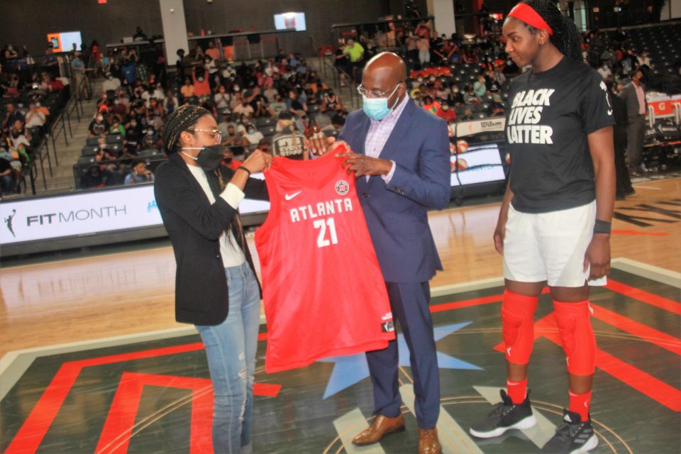 Atlanta Dream present Sen. Raphael Warnock with special jersey for historic win