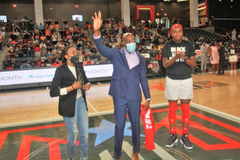 Atlanta Dream present Sen. Raphael Warnock with special jersey for historic win