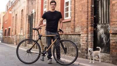 Diego Cárdenas founded Bamboocycles, bicycles made of bamboo. (Cortesía de Diego Cárdenas) 