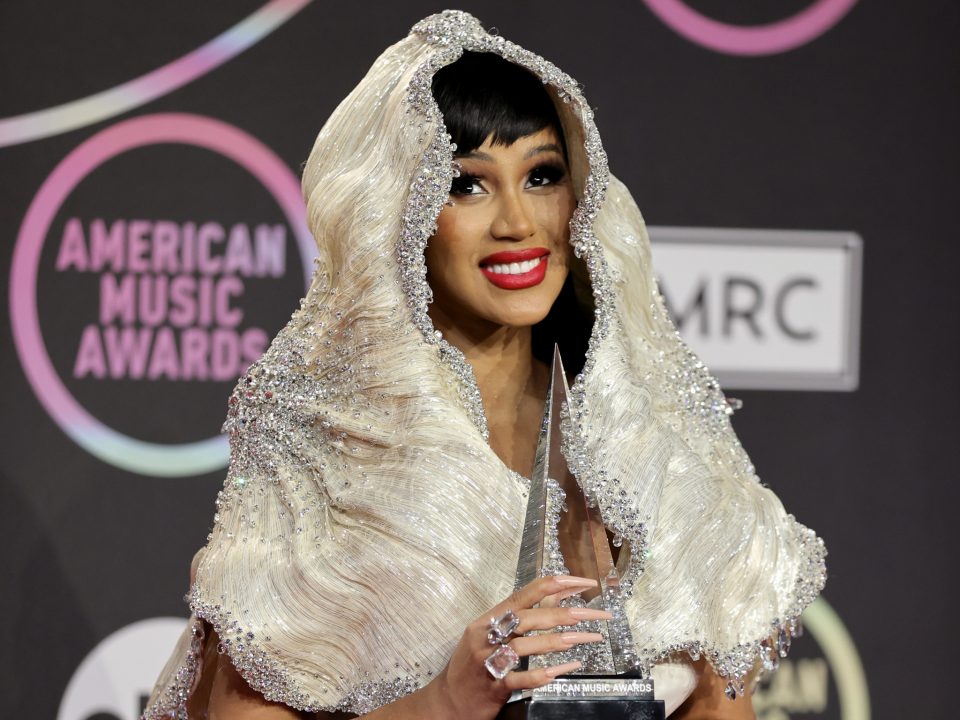 Cardi B removes her butt injections and issues warning (video)