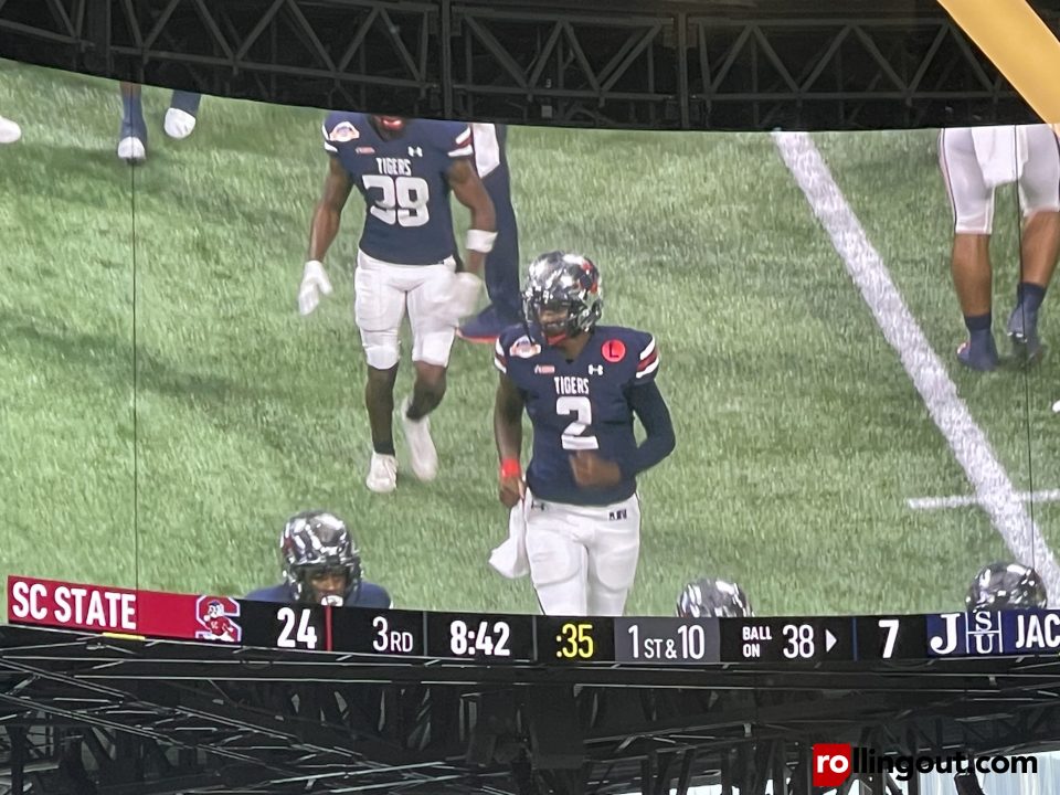 SC State shocks sports world, blows Jackson State out in Celebration Bowl