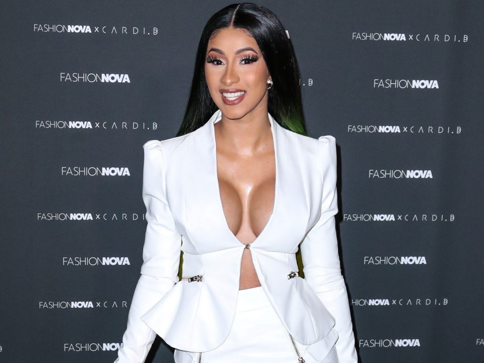 Cardi B throws her microphone at a fan and hits her target (video)