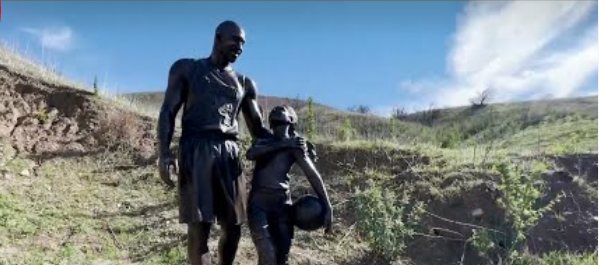 Kobe and Gianna Bryant statue erected at crash site (photo, video)