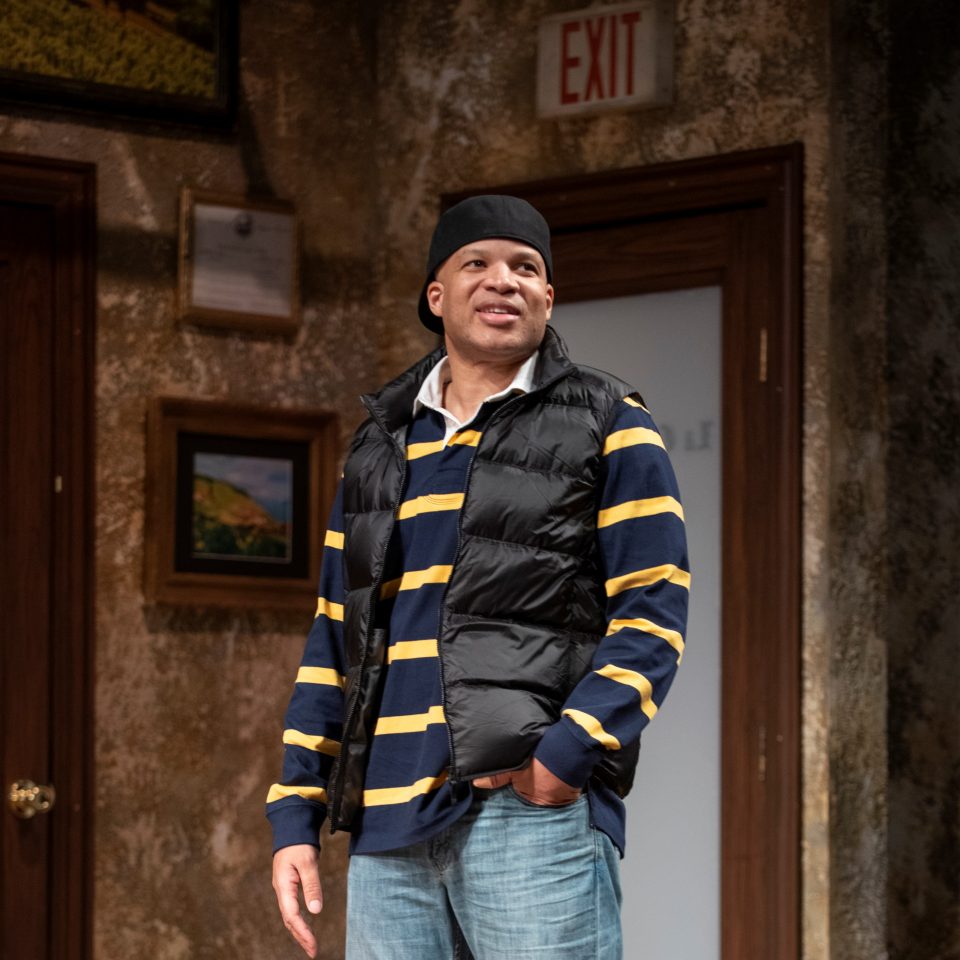 Glenn Davis brings 'King James' to life at Steppenwolf Theater