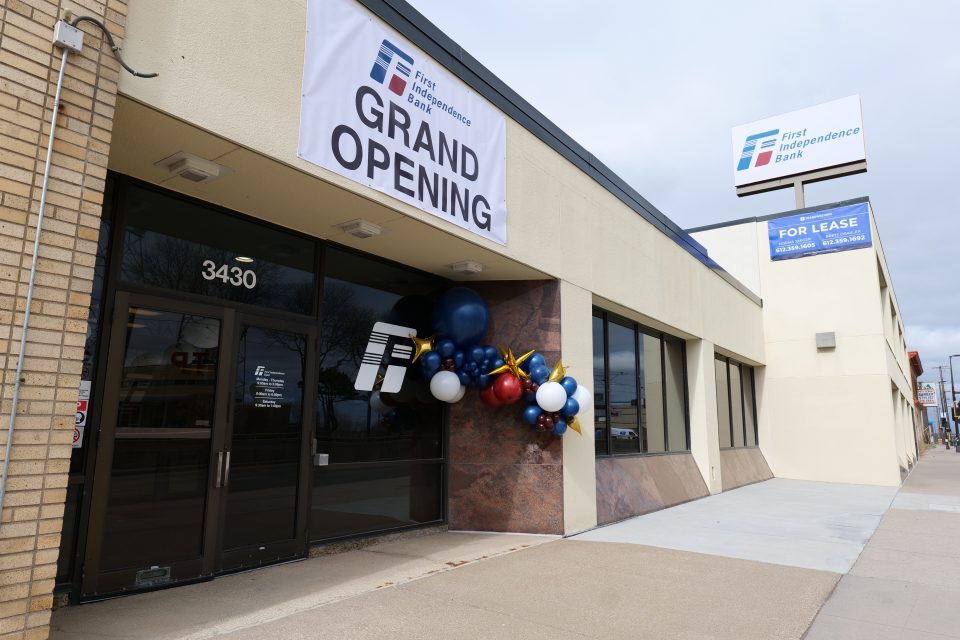 First Independence Bank holds grand opening in Minnesota