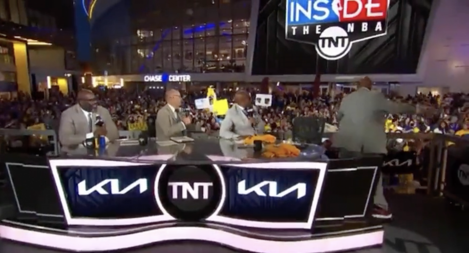 Warriors fans face off with Charles Barkley on live TV (video)
