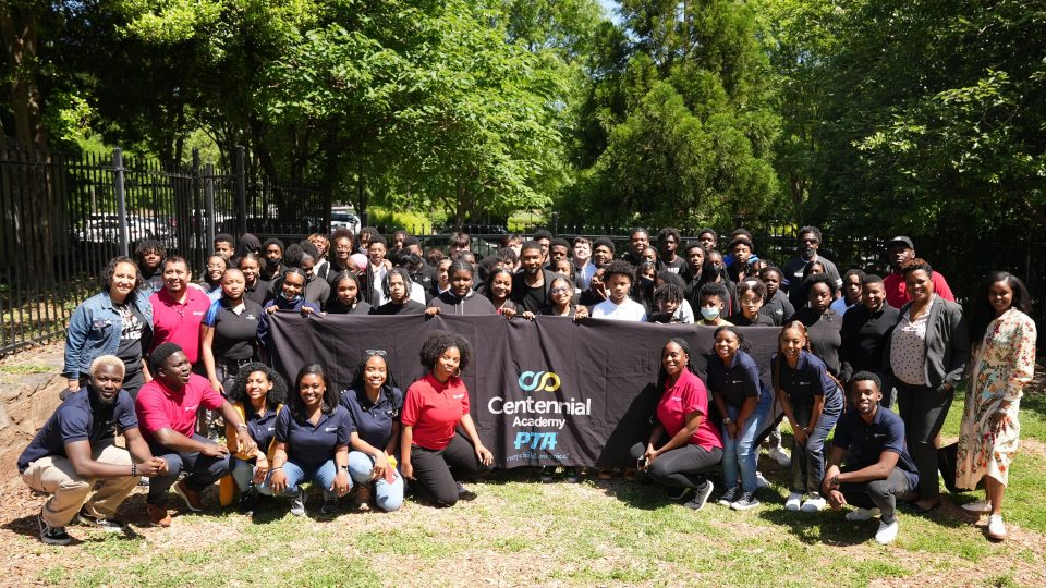 Usher makes surprise visit to students and staff at 'Powered by Service Youth Volunteer Workshop,' presented by Usher's New Look Foundation