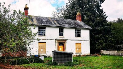 An urban explorer photographed a once-loved farmhouse that became 'frozen in time' after being abandoned by owners. (SWNS)