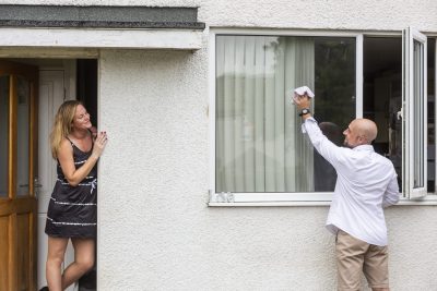Woman is expecting a baby after falling in love with her window cleaner as he washed her windows. (Lee Mclean/Zenger)