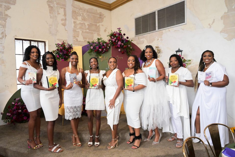 Hallmark Mahogany sponsors 'Black Excellence Brunch' during Essence Fest; honors Ashanti with 'Icon Award'